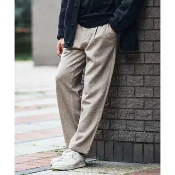 [ 새상품급 (한 번 사용) ] 에디피스 베이지 이지 팬츠 사이즈 S