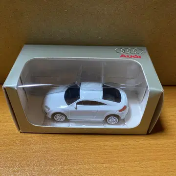 Audi 화이트 미니카