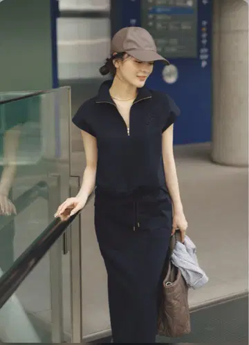 LOUNIE 하프 지퍼 티셔츠 셋업