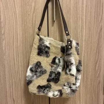 고양이 숄더백 퍼 퐁퐁