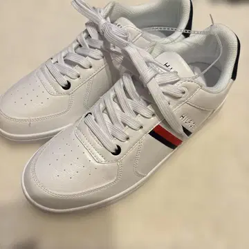 HILFIGER 화이트 스니커즈 7.5