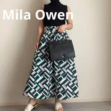 [ 미사용급 ] Mila Owen 지오메트릭 패턴 플레어 스커트