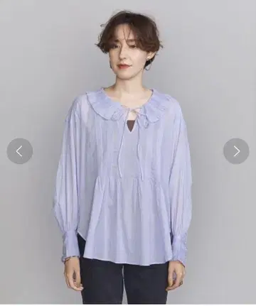 누키데파 프릴 칼라 블라우스 라이트 블루