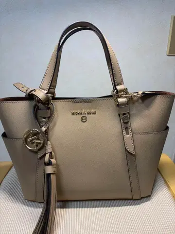 [새상품급 중고] MICHAEL KORS 베이지 숄더백
