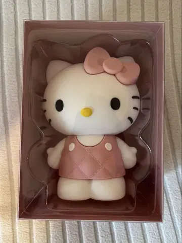 LOWRYS FARM HELLO KITTY 퀼팅 피규어 핑크