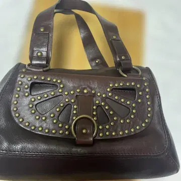 MICHAEL KORS 스터드 장식 브라운 가죽 핸드백