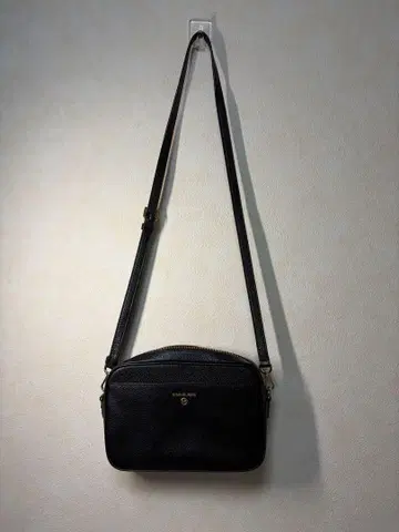 [ 새상품급 중고 ] MICHAEL KORS 블랙 숄더백