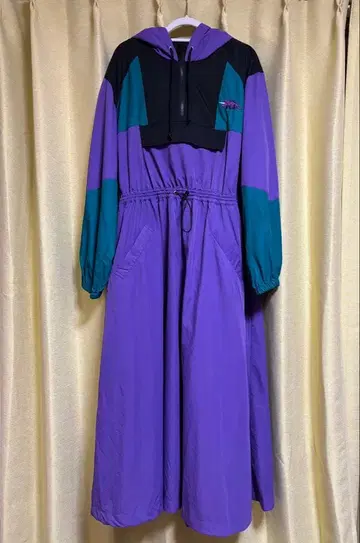 Candy Stripper BRAVE DINOSAUR 아노락 원피스