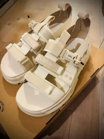 닥터마틴 PEARSON 샌들 UK8 (27cm 상당)