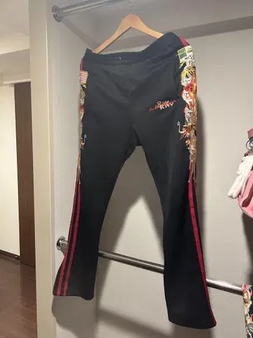 doublet 카오스 자수 트랙 팬츠 18aw