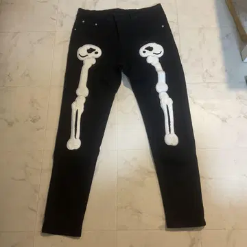 스켈레톤 프린트 블랙 데님 팬츠