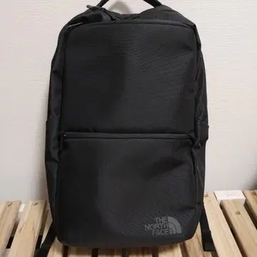 THE NORTH FACE 셔틀 시리즈 블랙 백팩