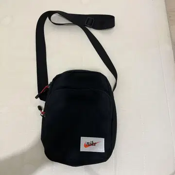 나이키 블랙 미니 숄더백