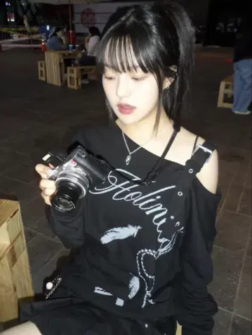 한국 Fancy Club 오프숄더 블랙 맨투맨 트레이닝복