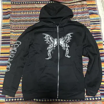 나비 그래픽 블랙 후드티 집업