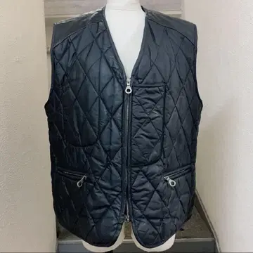 발리 베스트 블랙 BALLY 퀼팅