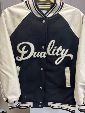 MUURA Duality 바시티 자켓 블랙/아이보리