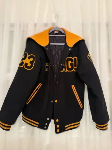 아타라시가쿠인 리더즈 바시티 자켓