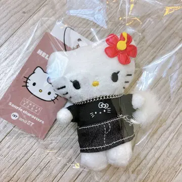 로리즈팜 헬로키티 토이 키링 갸루 핑크 봉제 인형