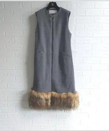 새상품급 이시하라 사토미 착용 르쉘 블루 퍼 트리밍 베스트 원피스