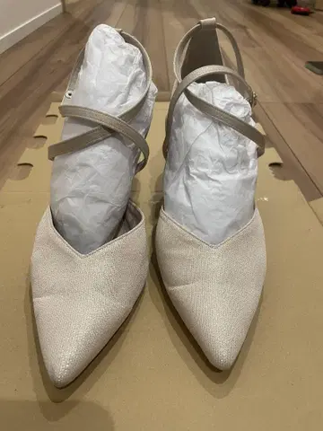 메탈 루즈 아이보리 라메 믹스 스틸레토 펌프스