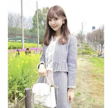 네이비 체크 노카라 자켓 프릴 포함