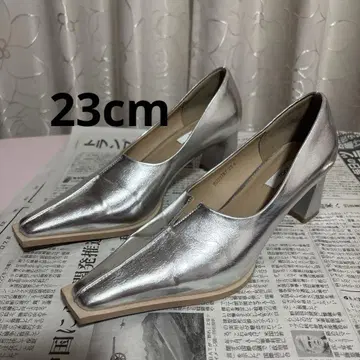 [ EVOL ] V컷 스티치 펌프스 23cm.6cm 힐 실버