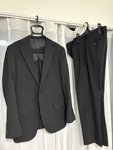 블랙 스트라이프 비즈니스 정장