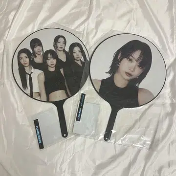 KIM CHAEWON 부채 2장 세트