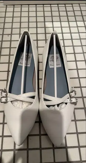 새상품급 ] Emma Francis 엠마 프란시스 펌프스 23cm 37