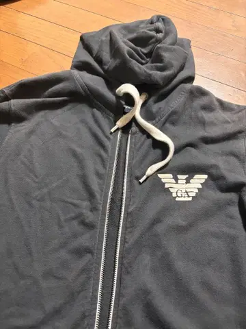 엠포리오 아르마니 블랙 후드티 M 사이즈