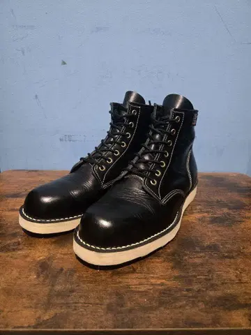 Danner D-4124 레이스업 워크 부츠 Vibram 밑창