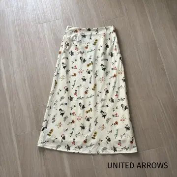 UNITED ARROWS 보타니컬 세미 플레어 스커트