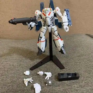 리볼텍 슈퍼 발키리 VF-1J 마크로스