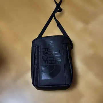 THE NORTH FACE 블랙 숄더백