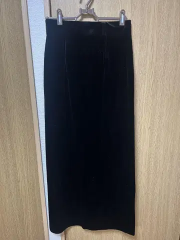 Pencil velour skirt