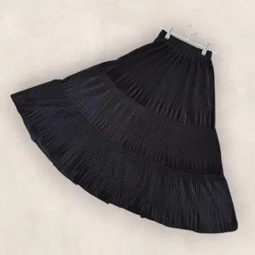 [다용도] 플리츠 티어드 롱 스커트 플레어 깔끔한 멋스러운 블랙