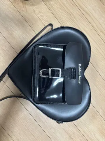 Dr.Martens 하트 백