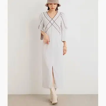 릴리 브라운 크로스 디자인 스트레이트 원피스