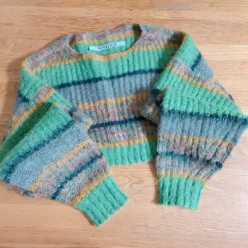 새상품급 ] perverze 퍼버즈 모헤어 니트 크롭 니트