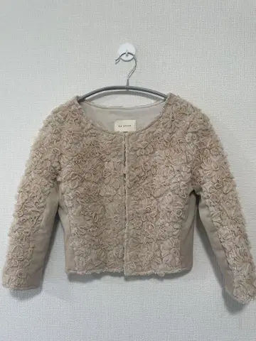 노카라 자켓 입체적인 꽃 자수 베이지 얇은 소재 봄/가을