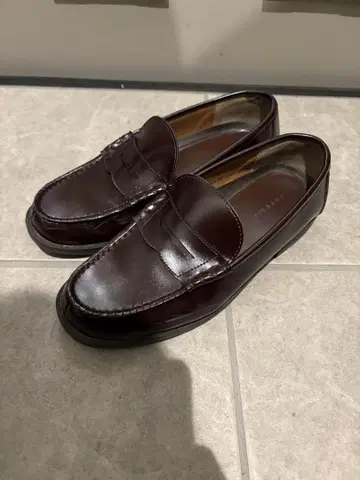 다크 브라운 가죽 로퍼