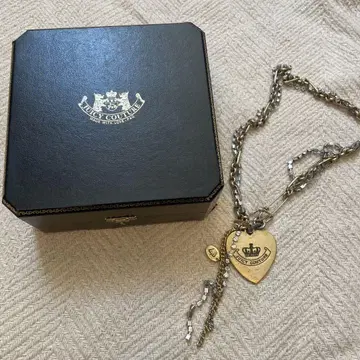 JUICY COUTURE 하트 모양 목걸이