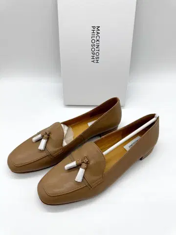 새상품 매킨토시 로퍼 베이지 24cm