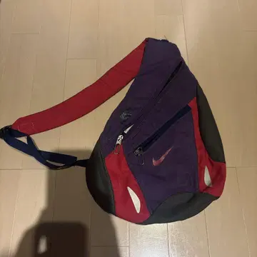 Nike 숄더백 보라색 빨간색 블랙