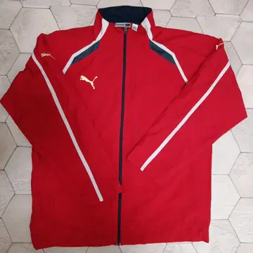 PUMA 레드 풀 지퍼 자켓 L 사이즈