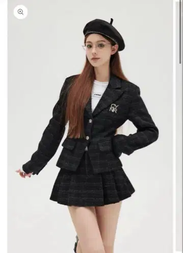 [새상품급] 블랙 체크 무늬 셋업 베레모 포함