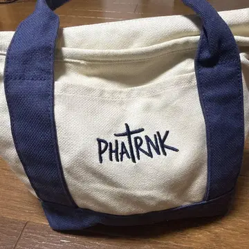 PHATRNK 아이보리 네이비 핸드백