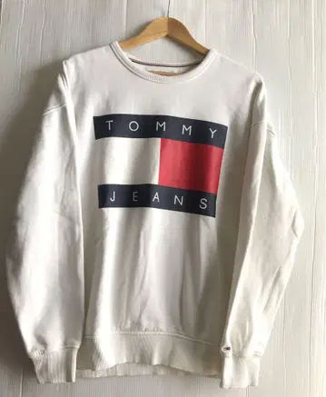 TOMMY JEANS 화이트 맨투맨