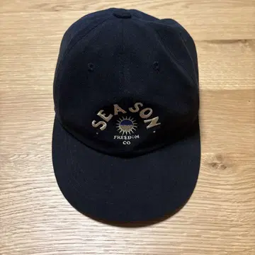 SEASON FREEDOM CO 블랙 캡
